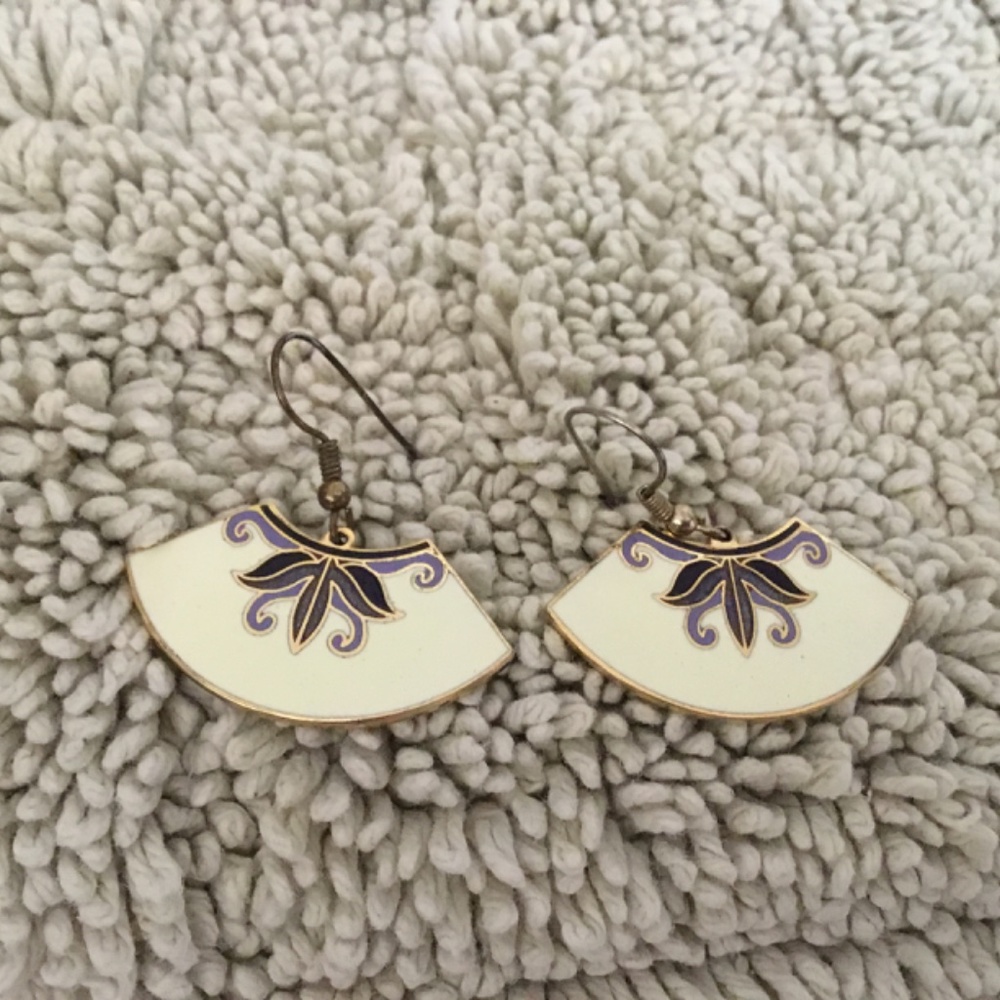 Jewelry - Picture 11 of 17